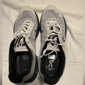 Cloud Nova z5 - Size 13 Never Worn